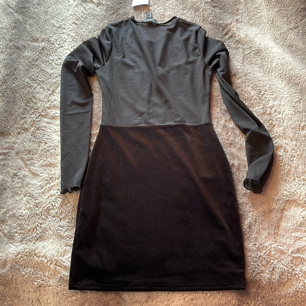 Elegant Black Long Sleeve Mesh Dress ♠️ - Picture 3 of 4